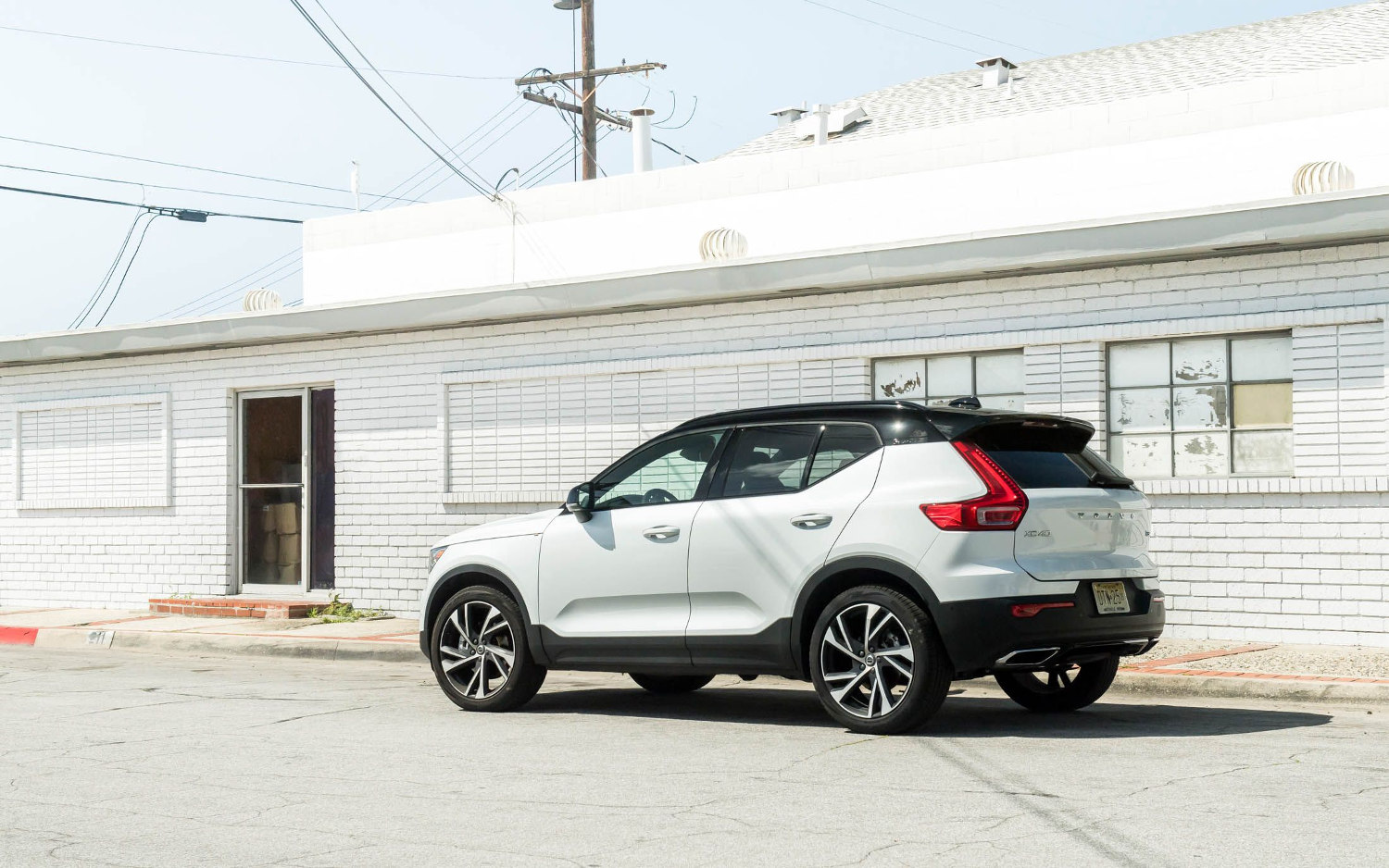 Comparison - Toyota RAV4 Plug-in Hybrid 2021 - vs - Volvo XC40 T5 2019 ...